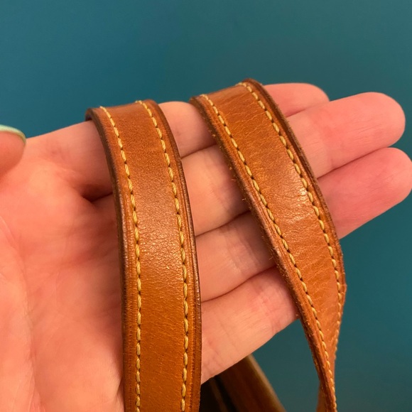 SALE!🎉LV🎉Louis Vuitton Vernis Yellow Gold Mini Tote Bag - Picture 2 of 7